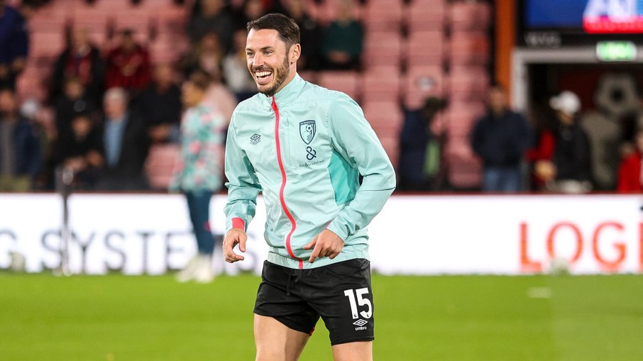 Adam Smith, capitão do Bournemouth, fala sobre caso de racismo em jogo contra o Liverpool