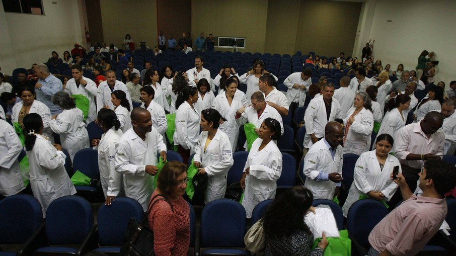 Mais Médicos surgiu em 2013 Mais Médicos surgiu em 2013