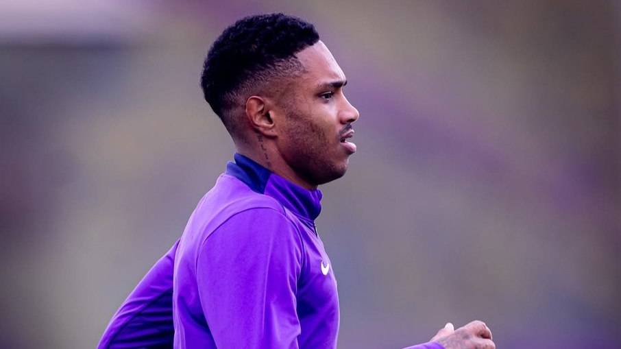 Vitinho já treina no CT do Corinthians Vitinho já treina no CT do Corinthians