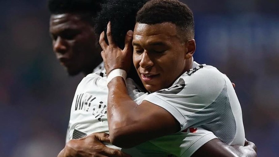 Mbappé e Vini Jr foram letais na partida contra o Oviedo