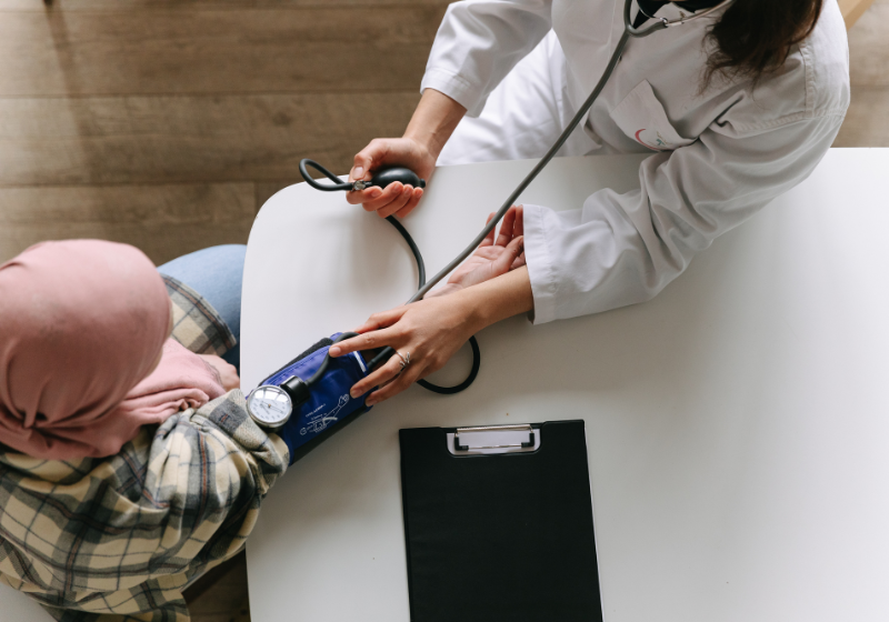 Câncer de bexiga: tratamento inovador dispensa quimio e aumenta sobrevida A Inglaterra aprovou um novo tratamento contra câncer de bexiga que dispensa quimio, controla a doença e dá mais sobrevida aos pacientes. - Foto: Canva