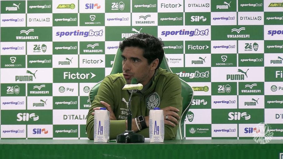 Abel Ferreira falou sobre as vaias e protestos após o jogo