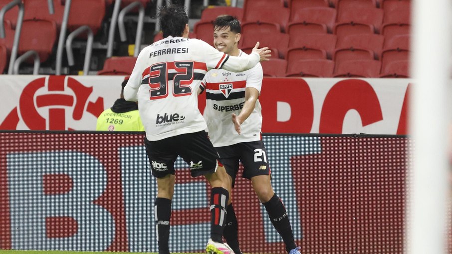 Atlético Nacional e São Paulo se enfrentam neste terça-feira, pela Libertadores