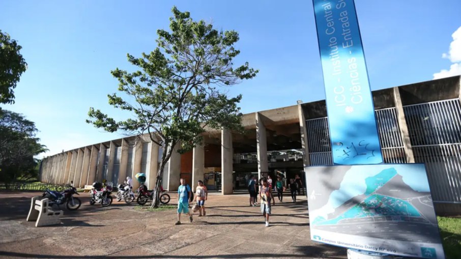 Universidade de Brasília Universidade de Brasília