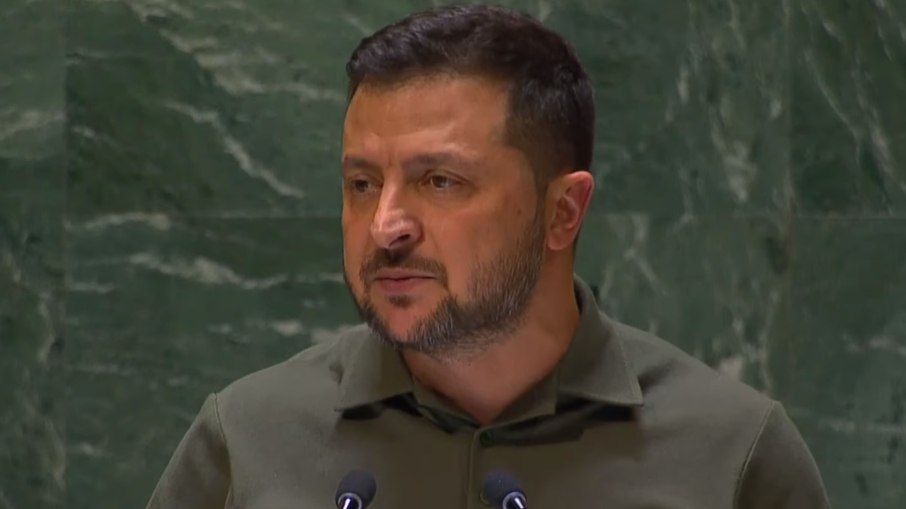 Presidente da Ucrânia, Volodymyr Zelensky, conversou com a presidente da União Europeia
