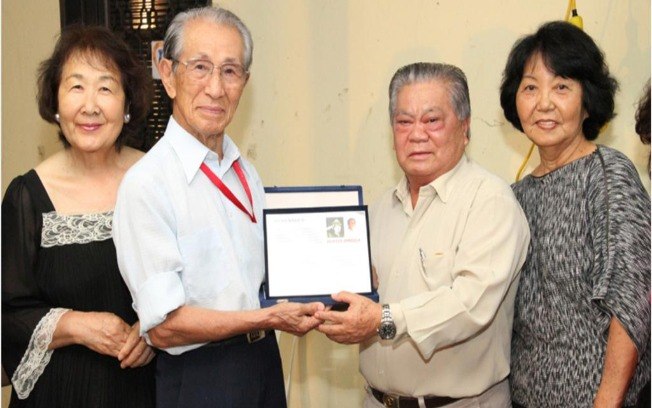 Onoda recebeu em 6 de Dezembro de 2006, a medalha de mérito Santos-Dumont da Força Aérea Brasileira. Na foto, em fevereiro de 2010, a Assembléia Legislativa de Mato Grosso do Sul conferiu-lhe o título de Onoda recebeu em 6 de Dezembro de 2006, a medalha de mérito Santos-Dumont da Força Aérea Brasileira. Na foto, em fevereiro de 2010, a Assembléia Legislativa de Mato Grosso do Sul conferiu-lhe o título de
