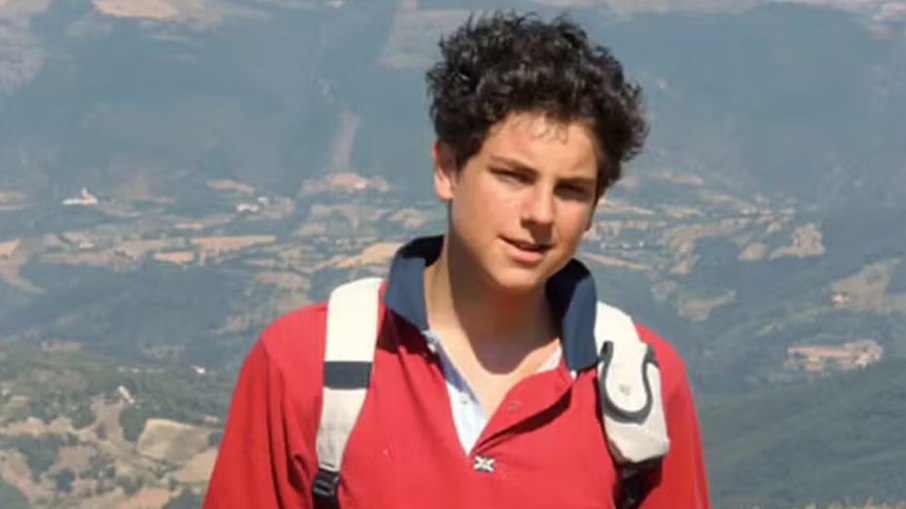 Vaticano canoniza Carlo Acutis