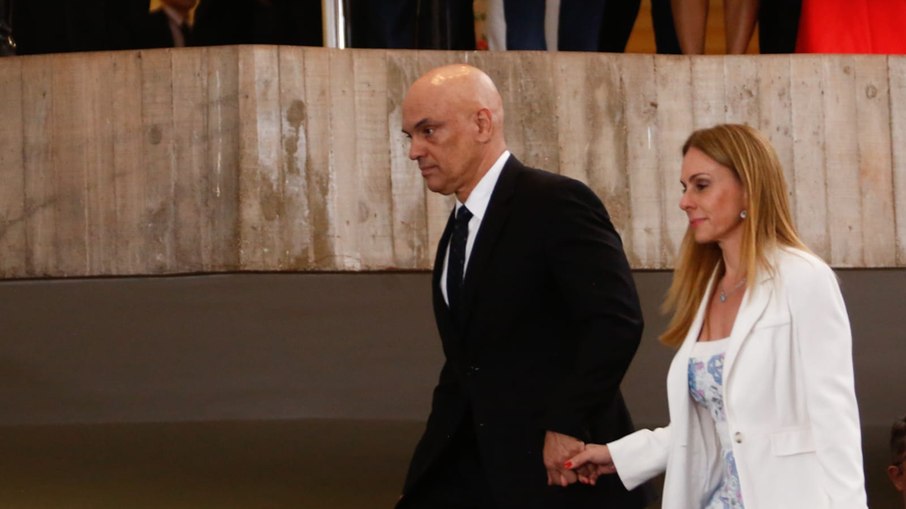 Sanção à esposa de Alexandre de Moraes é interpretada como uma extensão da punição ao ministro