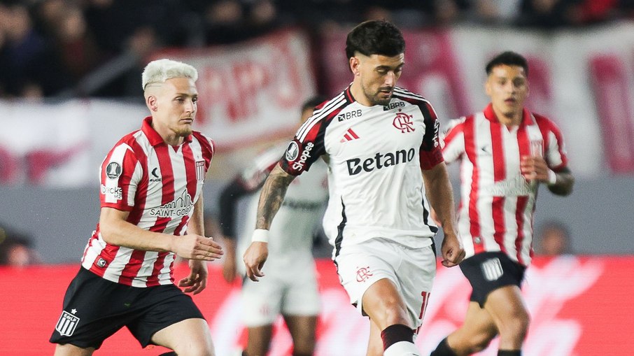 Flamengo leva susto e precisa dos pênaltis para avançar