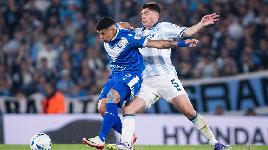 Racing bate Vélez, avança e pode pegar Flamengo na semifinal