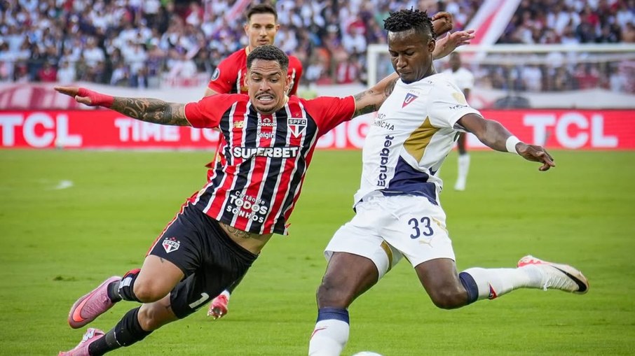 São Paulo perde por 2 a 0 em Quito e se complica na Libertadores