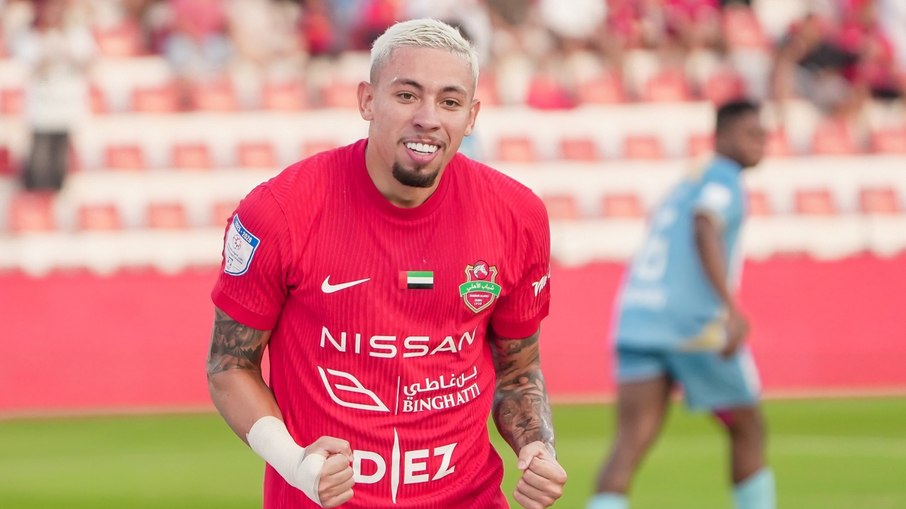 Guilherme Bala defende o Shabab Al Ahli