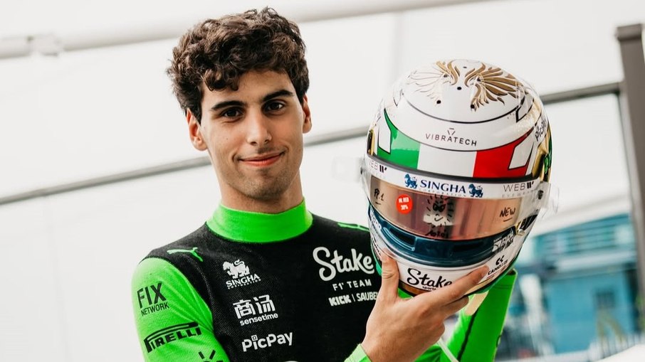 Gabriel Bortoleto apresentou pintura diferenciada para o capacete 