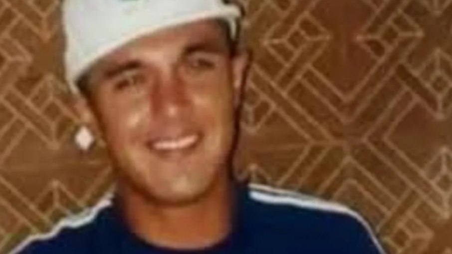 Jovem aparece vivo no próprio velório