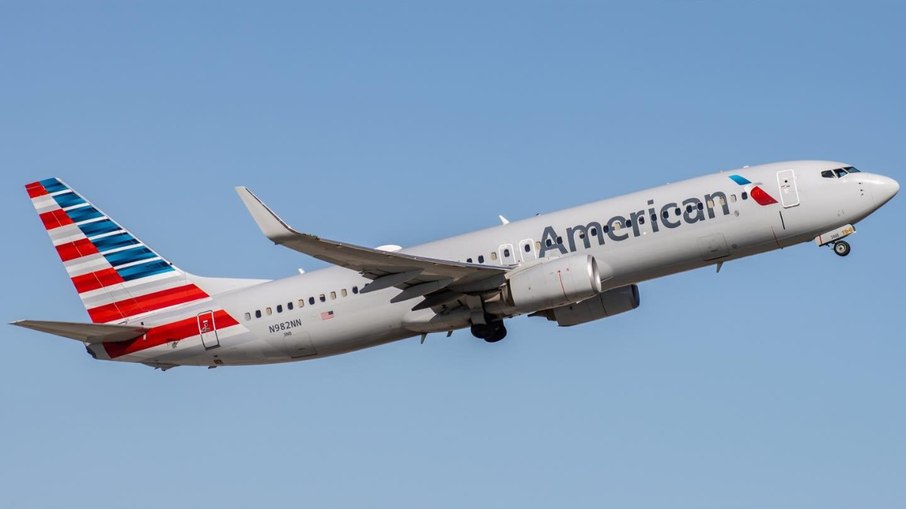 Avião da American Airlines, companhia envolvida no caso do passageiro clandestino encontrado morto nos EUA