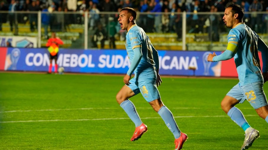 Robson Matheus marcou o primeiro do Bolívar contra o Galo