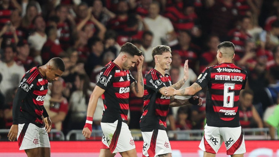 Flamengo venceu o Estudiantes por 2 a 1 nesta quinta-feira (18) Flamengo venceu o Estudiantes por 2 a 1 nesta quinta-feira (18)
