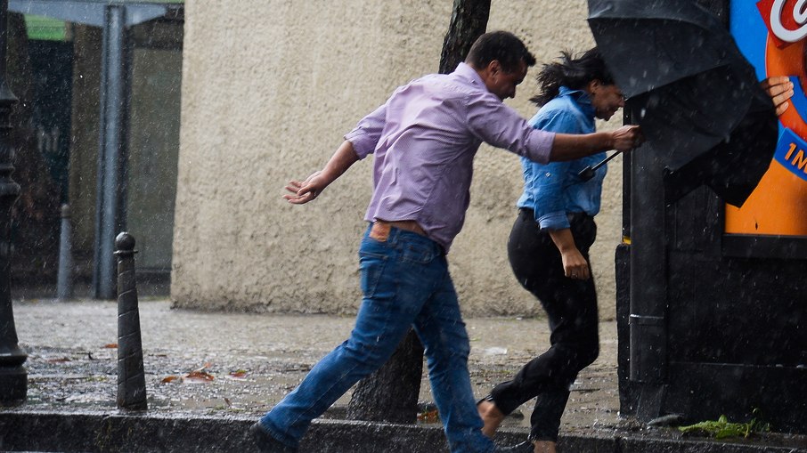 Fortes rajadas de vento devem atingir desde o Sul até o Nordeste