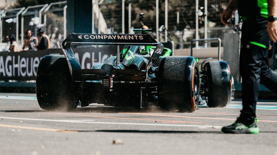 Nico Hulkenberg bate em Baku Nico Hulkenberg bate em Baku