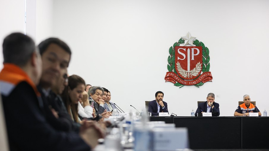 Reunião com representantes de municípios afetados pela chuva, o Palácio dos Bandeirantes