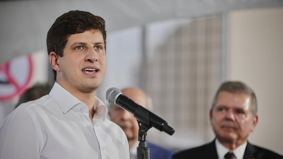 Pesquisa: oão Campos lidera com folga disputa em Pernambuco