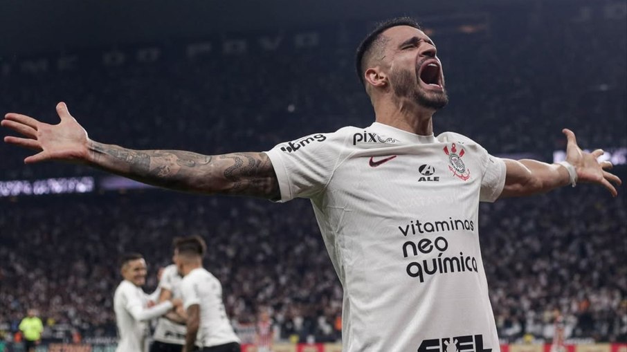 À lá Marcelinho, Renato Augusto é ídolo geracional do Corinthians