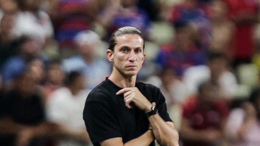 Filipe Luís criticou atuação da equipe no primeiro tempo Filipe Luís criticou atuação da equipe no primeiro tempo