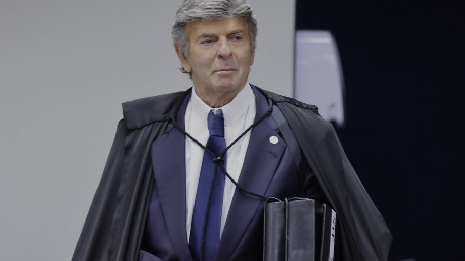 A condenação de Jair Bolsonaro e aliados que tentaram golpear o Estado brasileiro deixou Luiz Fux inconformado e o isolou dos demais ministros da 1ª Turma do STF