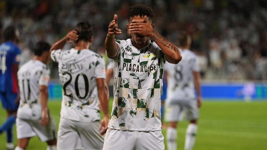 Atacante brasileiro busca se firmar na elite do futebol português