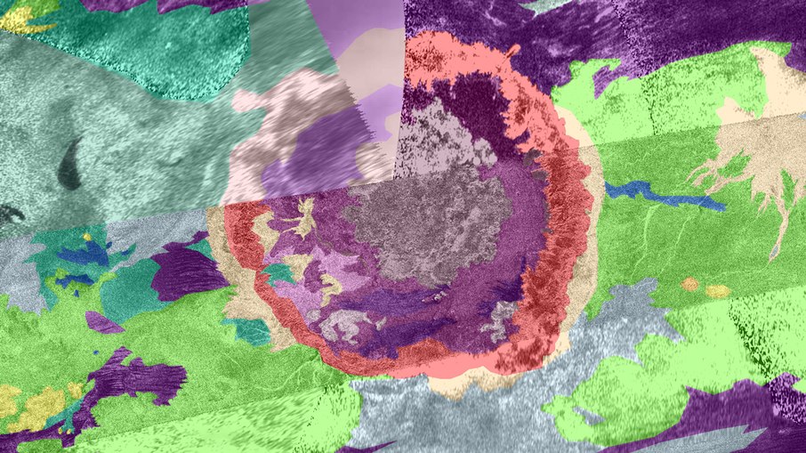 Mapa da cratera Menrva (região circular) elaborado a partir de dados de radar.
