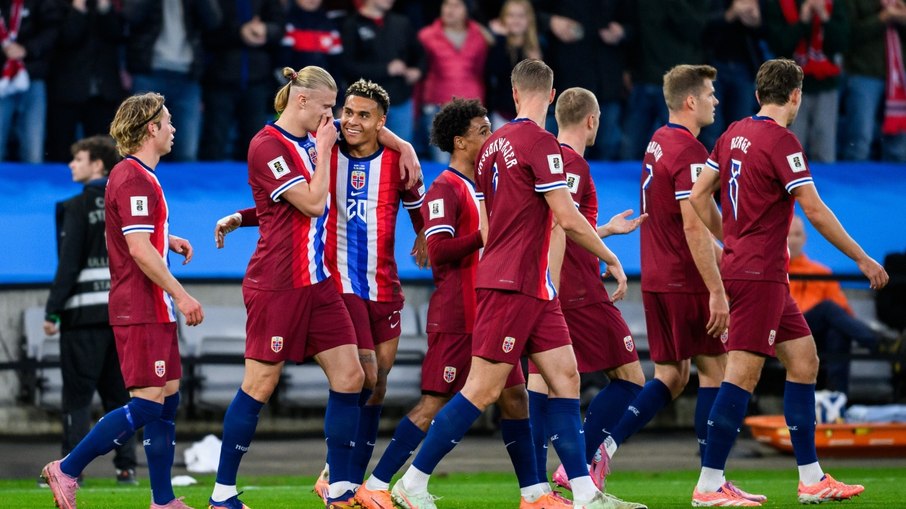 Com hat-trick de Haaland e dois gols contra, Noruega goleia Israel e ajuda Itália nas Eliminatórias Europeias