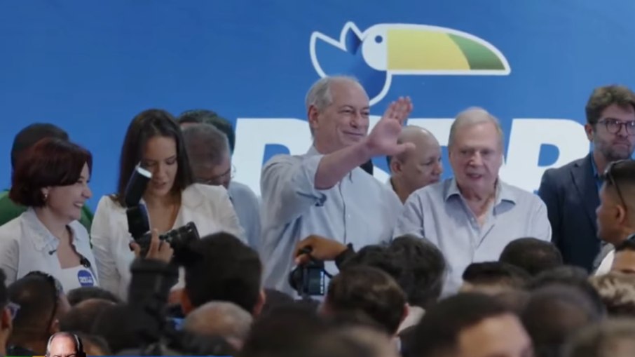 Ciro Gomes em evento de filiação ao PSDB