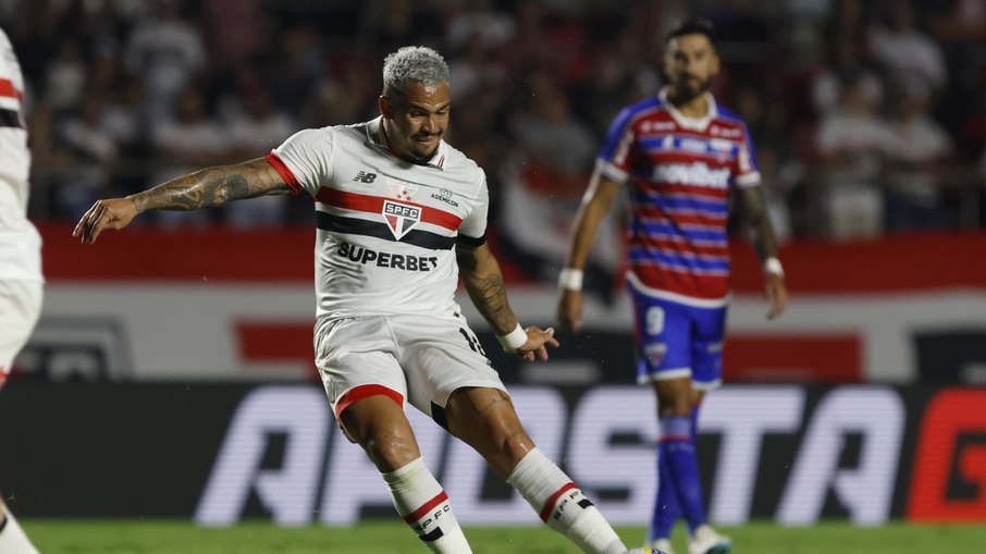 Em crise, São Paulo visita o Fortaleza no Brasileirão