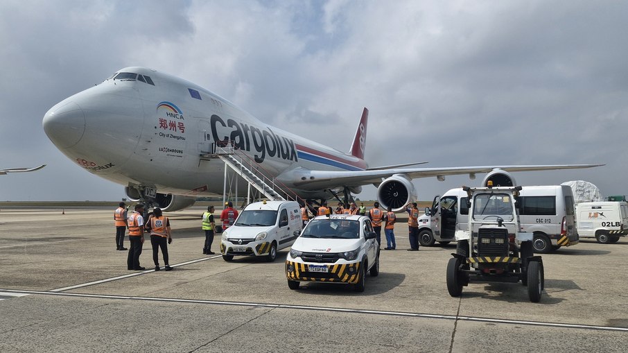 Cerca de 700 toneladas de carga serão desembarcadas em oito aeronaves Boeing