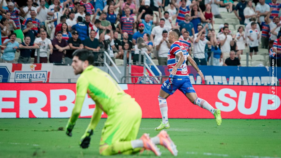 Breno decide e Fortaleza vence o Flamengo no Castelão Breno decide e Fortaleza vence o Flamengo no Castelão