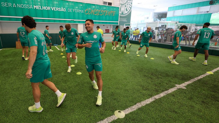Palmeiras durante treinamento nesta quinta-feira (16) Palmeiras durante treinamento nesta quinta-feira (16)