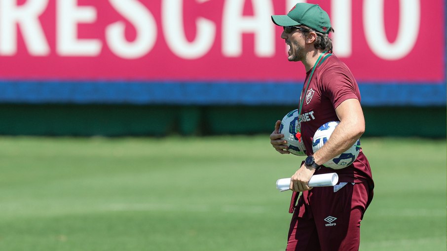 Zubeldía comanda treino do Fluminense Zubeldía comanda treino do Fluminense