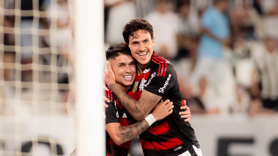 Pedro deu assistência para Luiz Araújo marcar contra o Botafogo