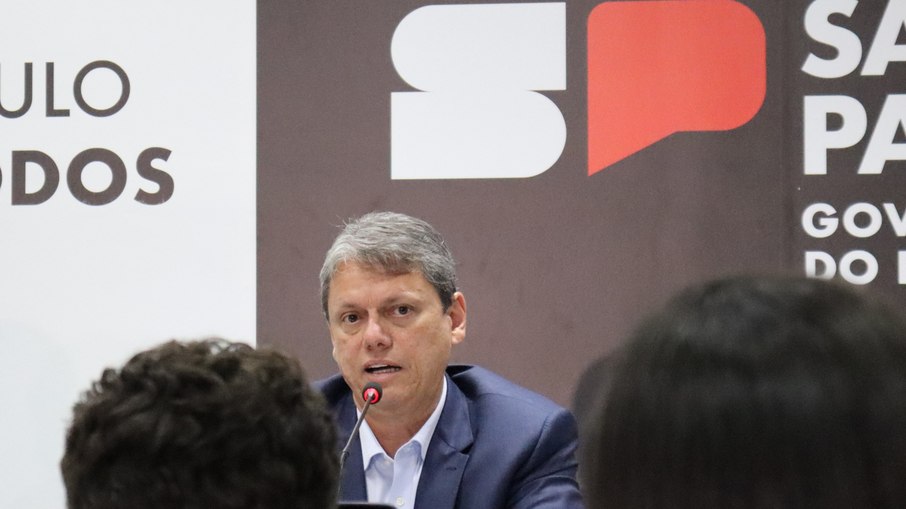 Governador Tarcísio de Freitas (Republicanos) na coletiva.