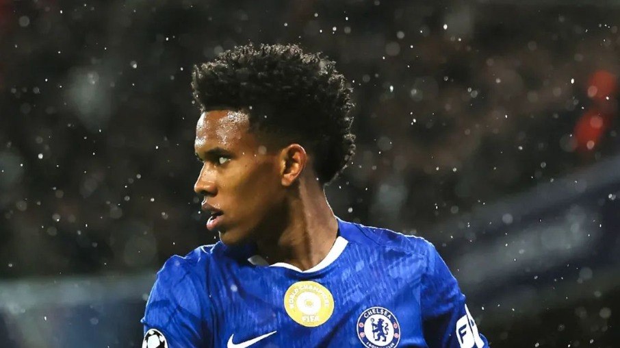 Estevão marcou o primeiro gol na Champions League Estevão marcou o primeiro gol na Champions League