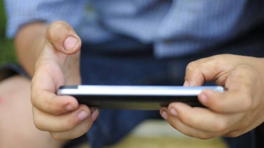 Os eixos temáticos que orientam a classificação foram mantidos e detalhados: sexo e nudez, violência, drogas e interatividade