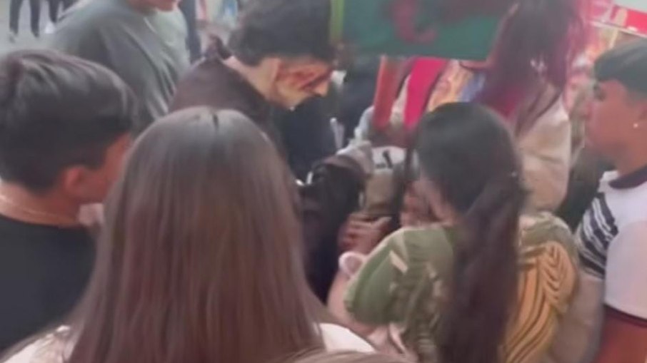 Narrativa falsa circulou nas redes sociais, sendo que equipamento é utilizado para compor figurinos e efeitos Narrativa falsa circulou nas redes sociais, sendo que equipamento é utilizado para compor figurinos e efeitos