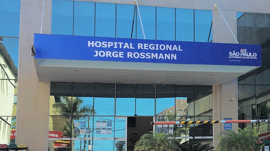 A jovem de 16 anos está internada na UTI do Hospital Regional Jorge Rossmann, em Itanhaém 
