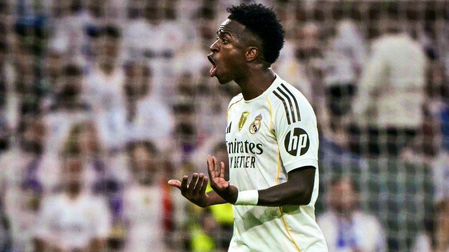 Vini Jr se irritou ao ser substituído