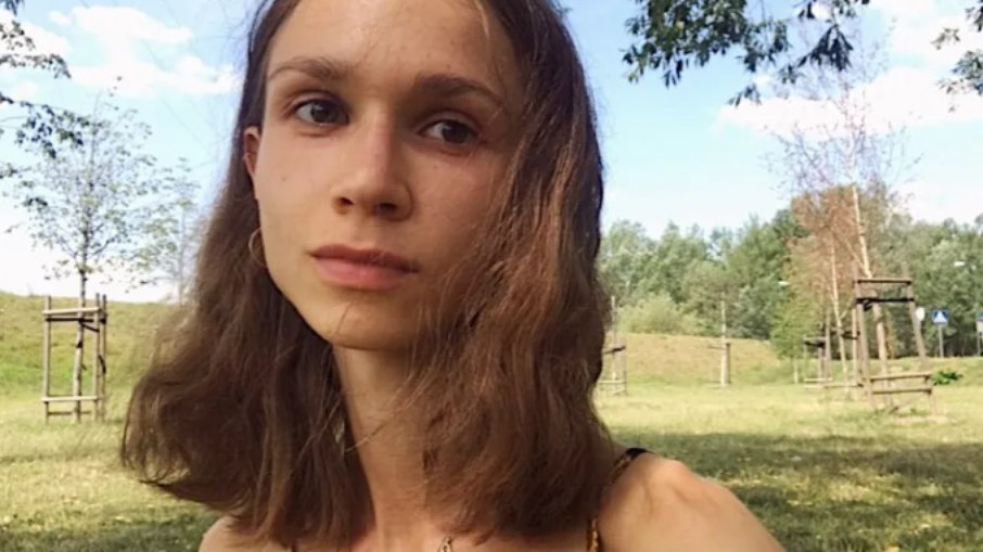 Mulher é encontrada morta após começar dieta em que comia apenas fruta
