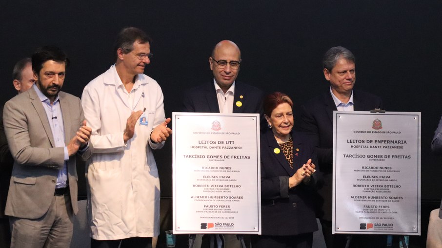 Cerimônia de inauguração dos leitos