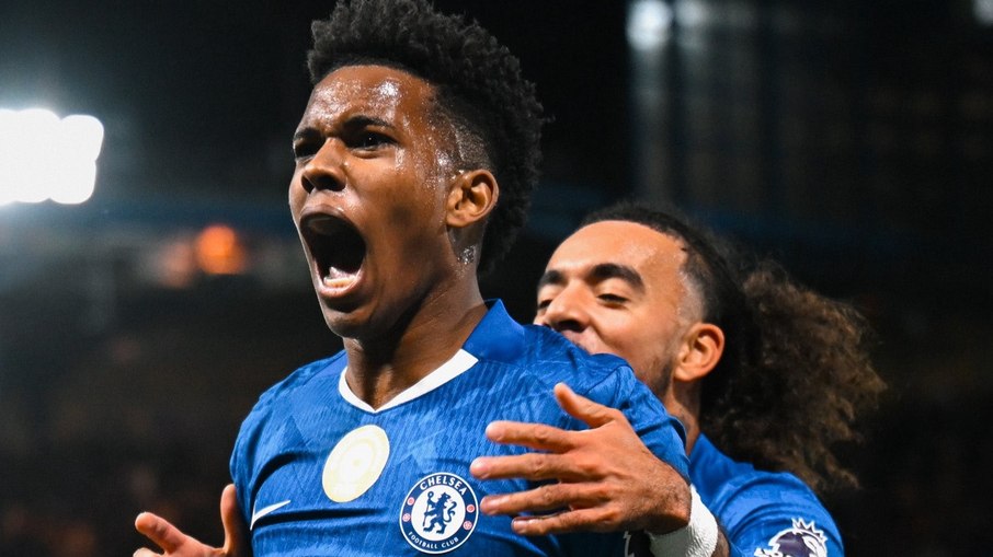 Ao marcar no último minuto, Estêvão decidiu a vitória do Chelsea contra o Liverpool