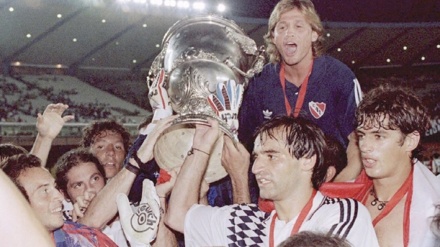 Independiente campeão da Supercopa Libertadores de 1995 no Maracanã, sobre o Flamengo Independiente campeão da Supercopa Libertadores de 1995 no Maracanã, sobre o Flamengo