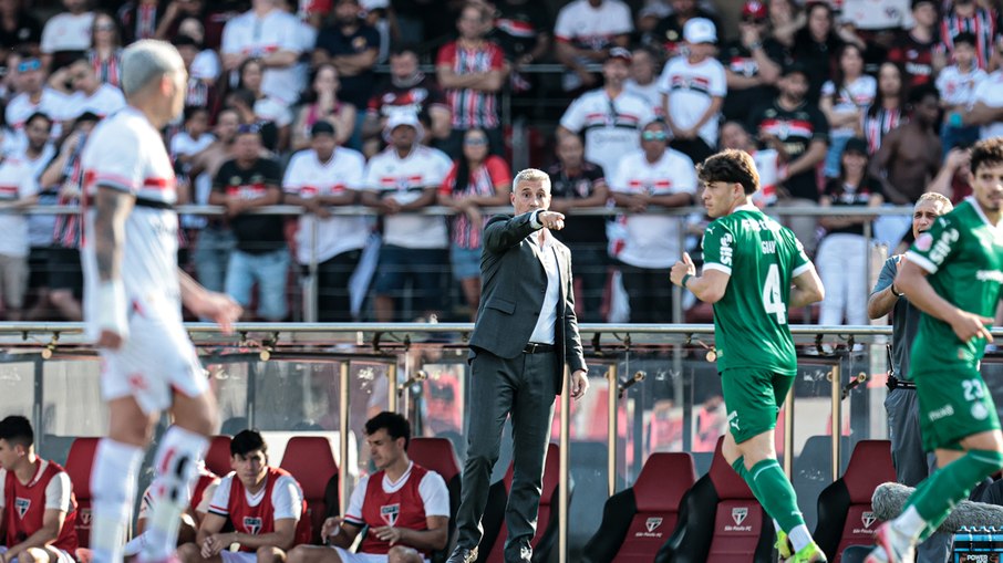 Crespo, técnico do São Paulo, contra o Palmeiras