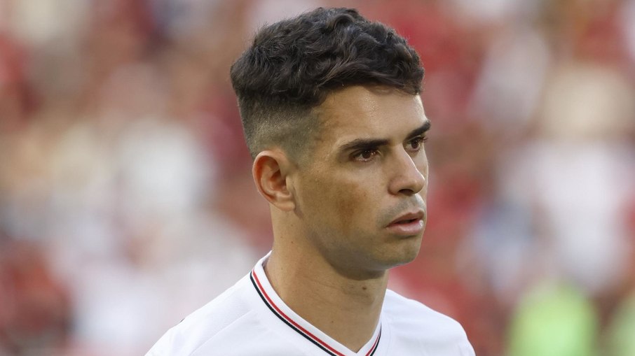 São Paulo anuncia nova lesão do meio-campista Oscar